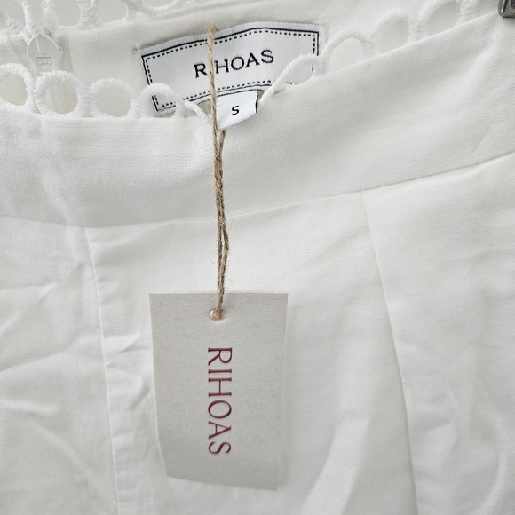 White Scalloped Edge Shorts - Picture 3 of 3